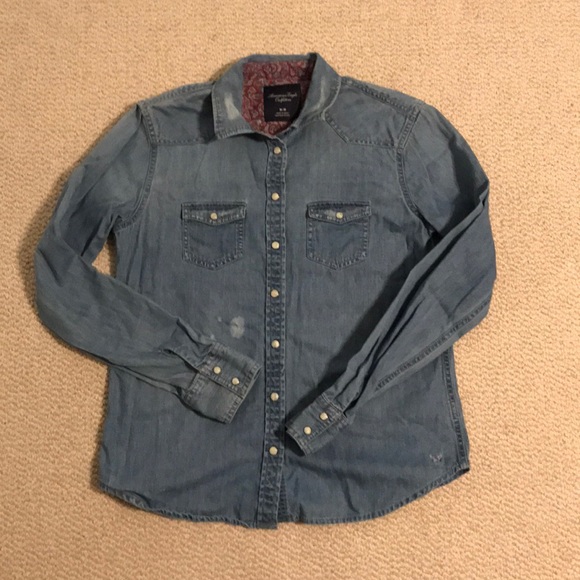 American Eagle Women’s Distressed Jean Button Up